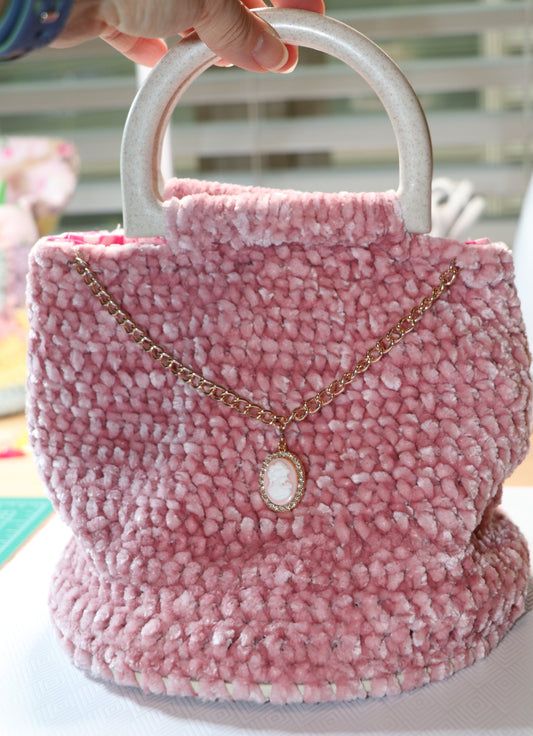 Queen Rose Round Bag